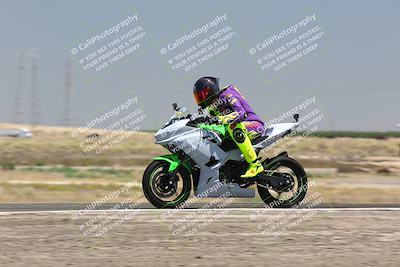 media/Aug-03-2025-TrackDaz (Sun) [[bf4a71acf9]]/B Group/1220pm (Wheelie Bump)/